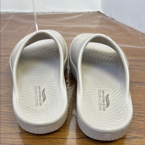 Skechers Cream Comfort Sandals with Ergonomic Footbed - Picture 4 of 5